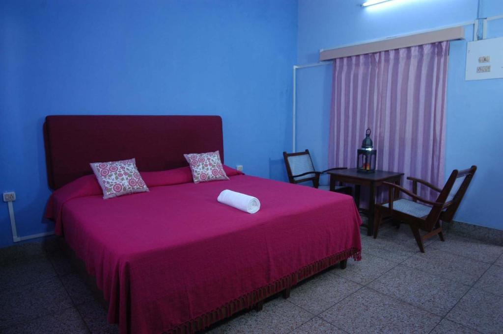 Hotel Ajaya Varanasi Habitación foto
